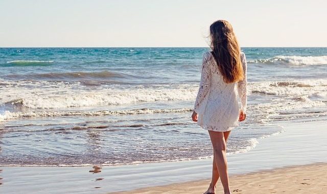 young-woman-1745173_640