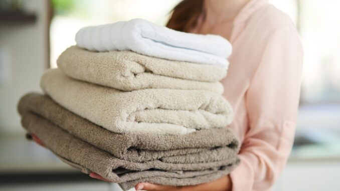 Dlaczego ręczniki warto prać osobno