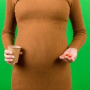 Picie kawy podczas ciąży – czy jest bezpieczne