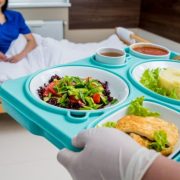 Dieta w szpitalach - co warto wiedzieć o szpitalnym żywieniu